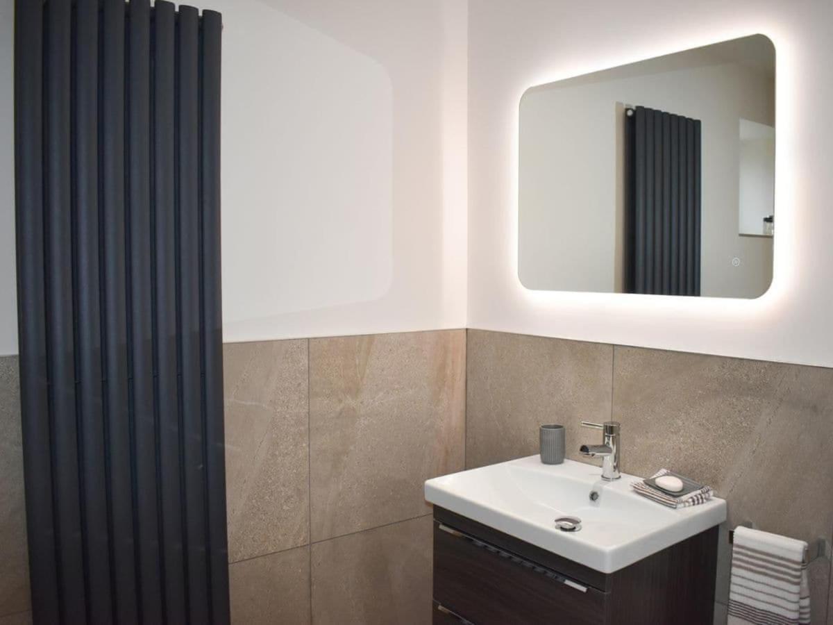 Rose Cottage Captivating 1-Bed Cottage In Bangor Ngoại thất bức ảnh